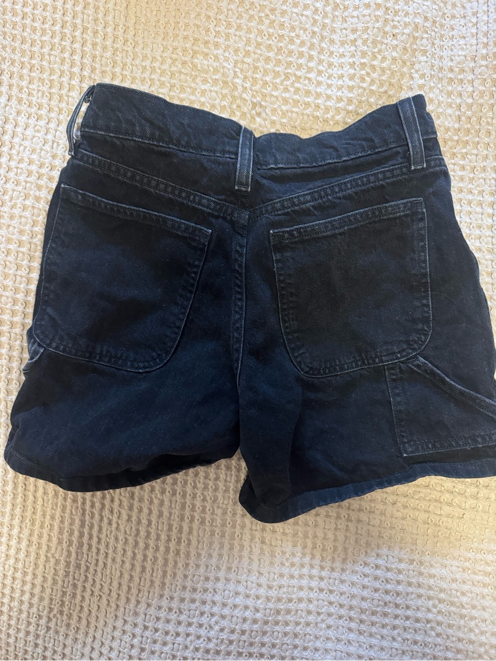 Aritzia TNA Black High Rise Shorts NWT Size 23